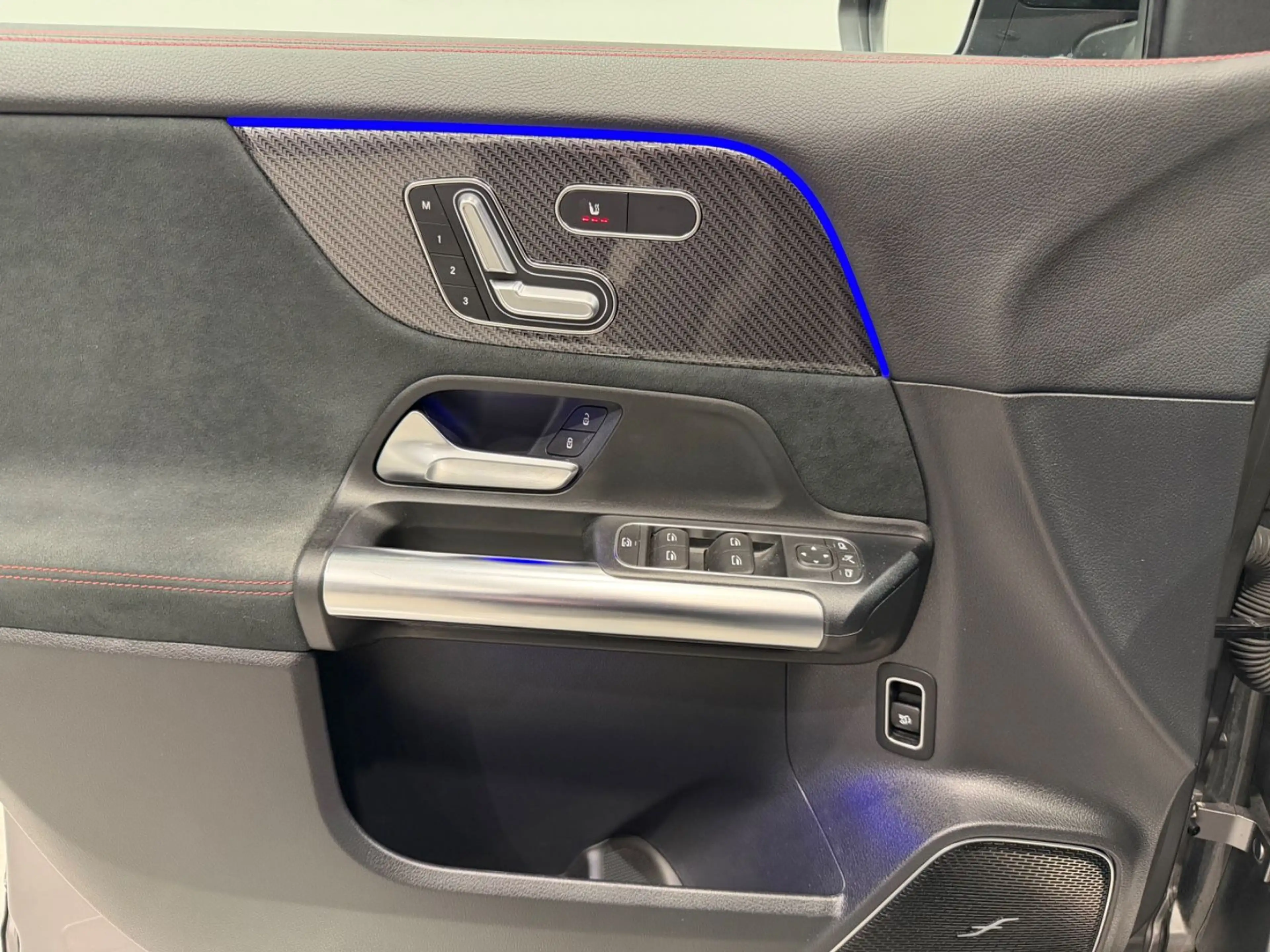 Mercedes-Benz GLA 35 AMG 4Matic designo Magno PANO+HUD+KAMERA — photo 14