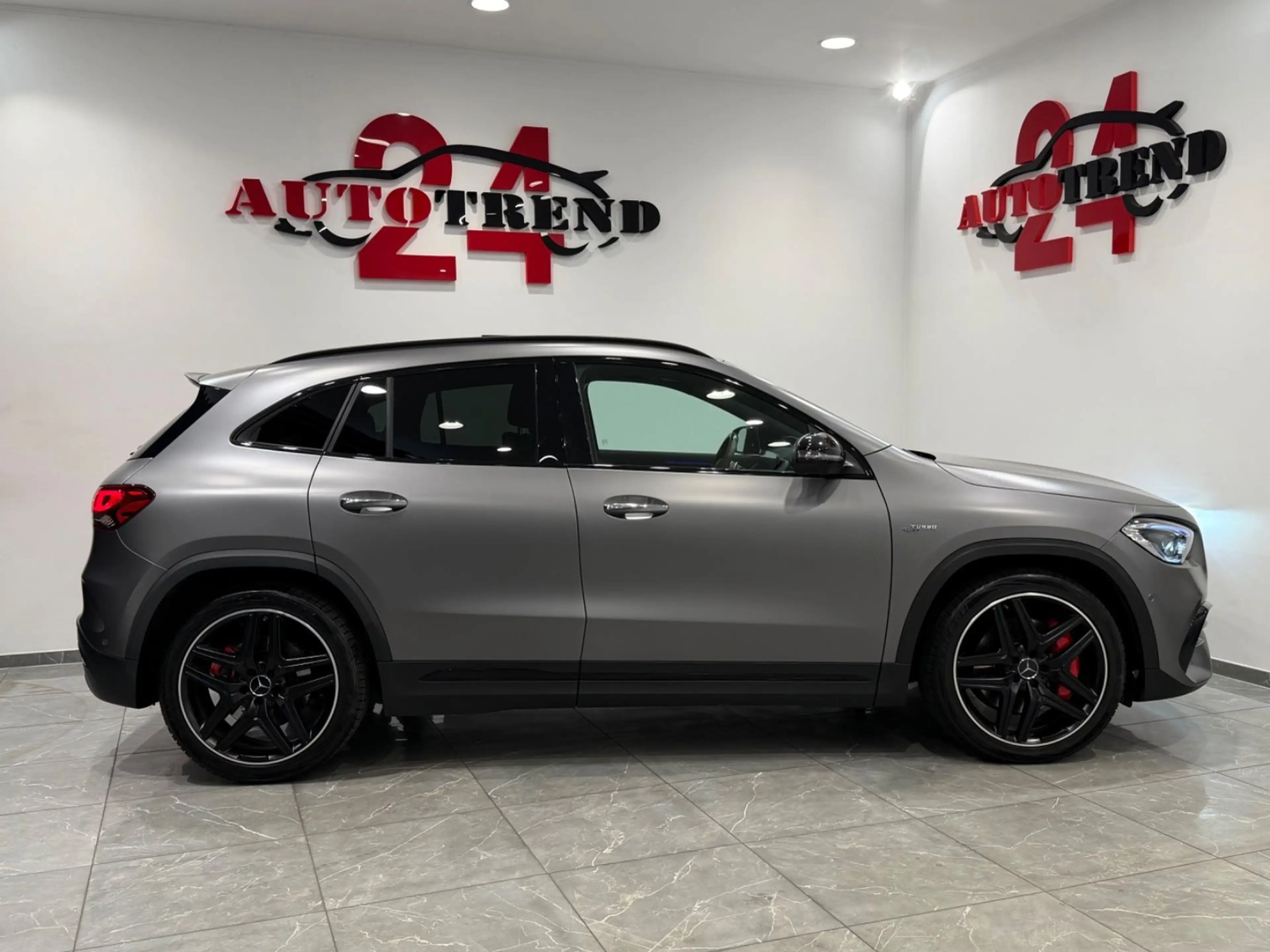 Mercedes-Benz GLA 35 AMG 4Matic designo Magno PANO+HUD+KAMERA — photo 9