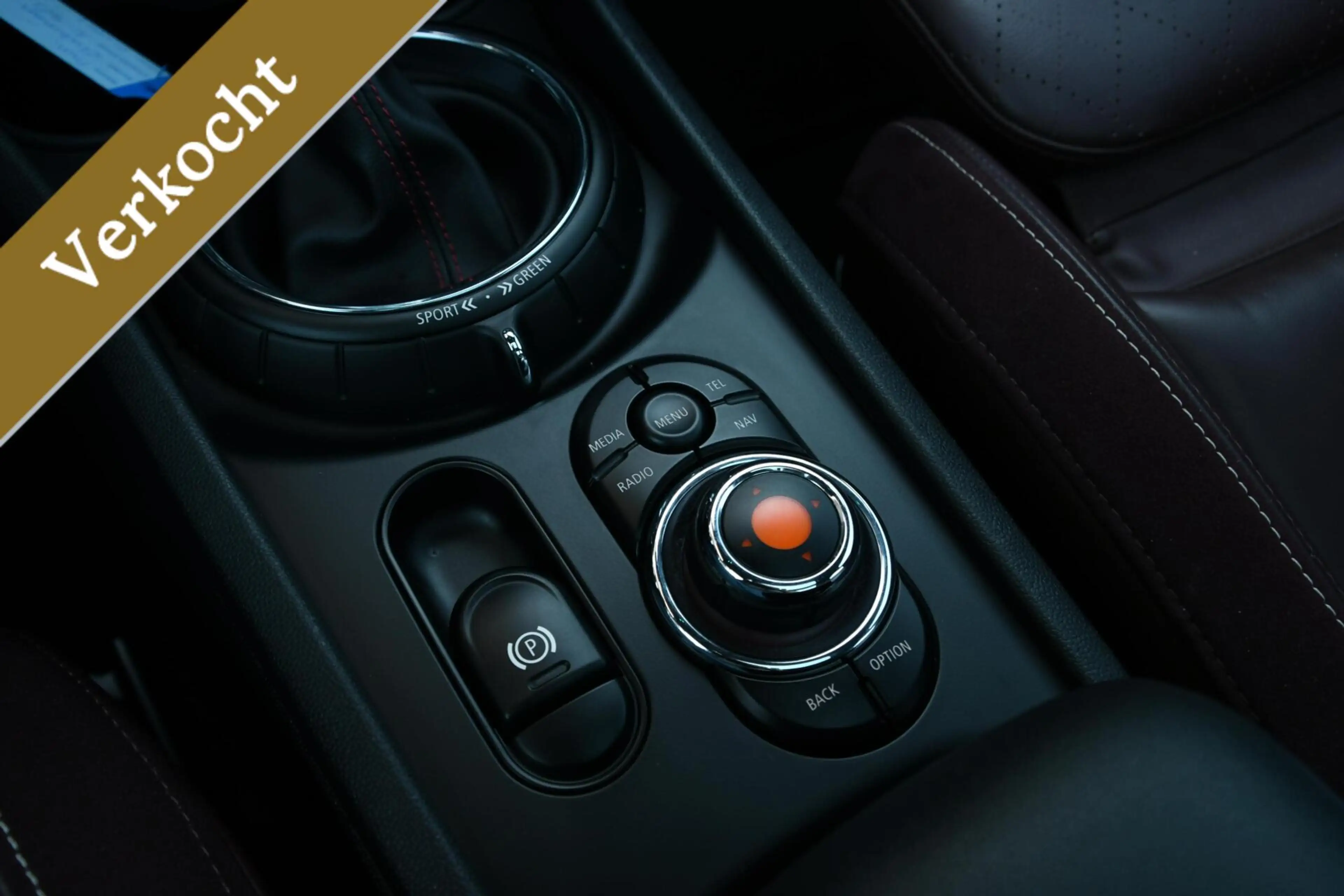 MINI Cooper S Clubman 2.0 Chili Serious Business LEDER | PANO — photo 23