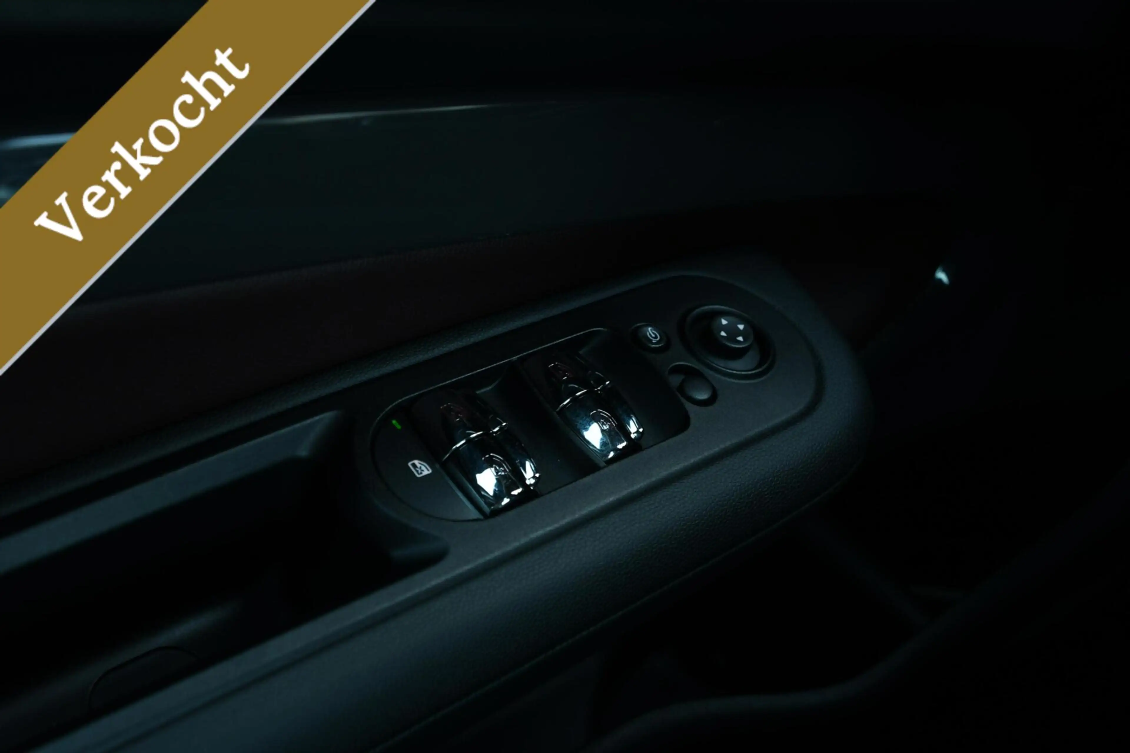 MINI Cooper S Clubman 2.0 Chili Serious Business LEDER | PANO — photo 17