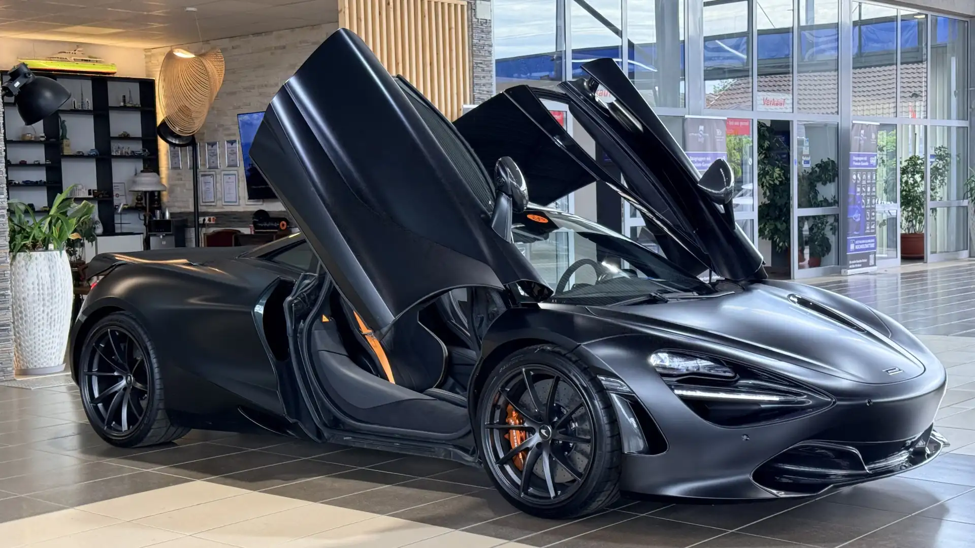 맥라렌 720S 720 Sport Coupe 2023 검정 사진 3