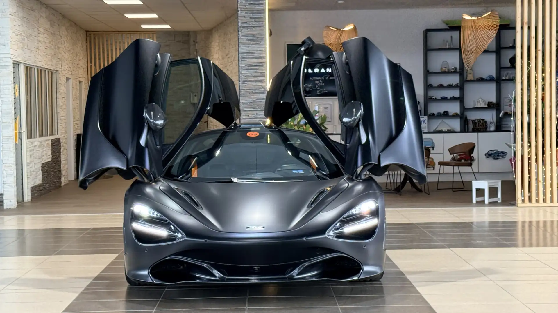 맥라렌 720S 720 Sport Coupe 2023 검정 사진 2