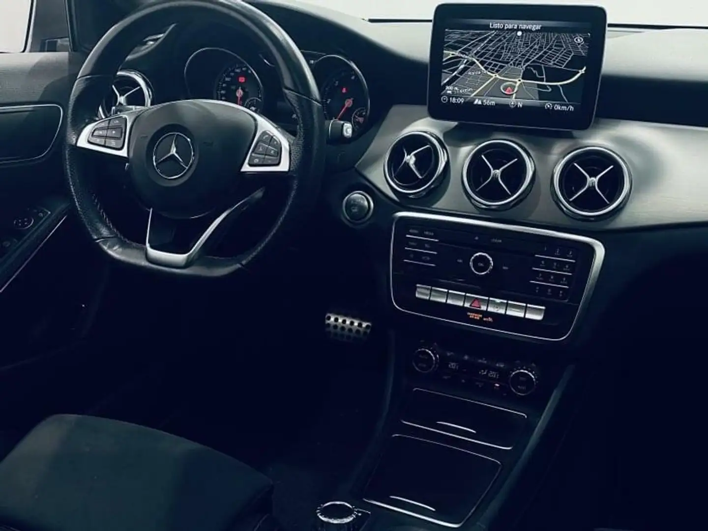 Mercedes-Benz GLA 220 220d 4Matic 8G-DCT Gris - 2