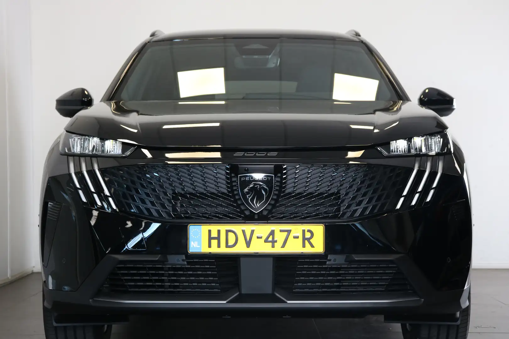Peugeot 5008 Allure - Hybrid 136 | Panoramic navigation Pack | Zwart - 2