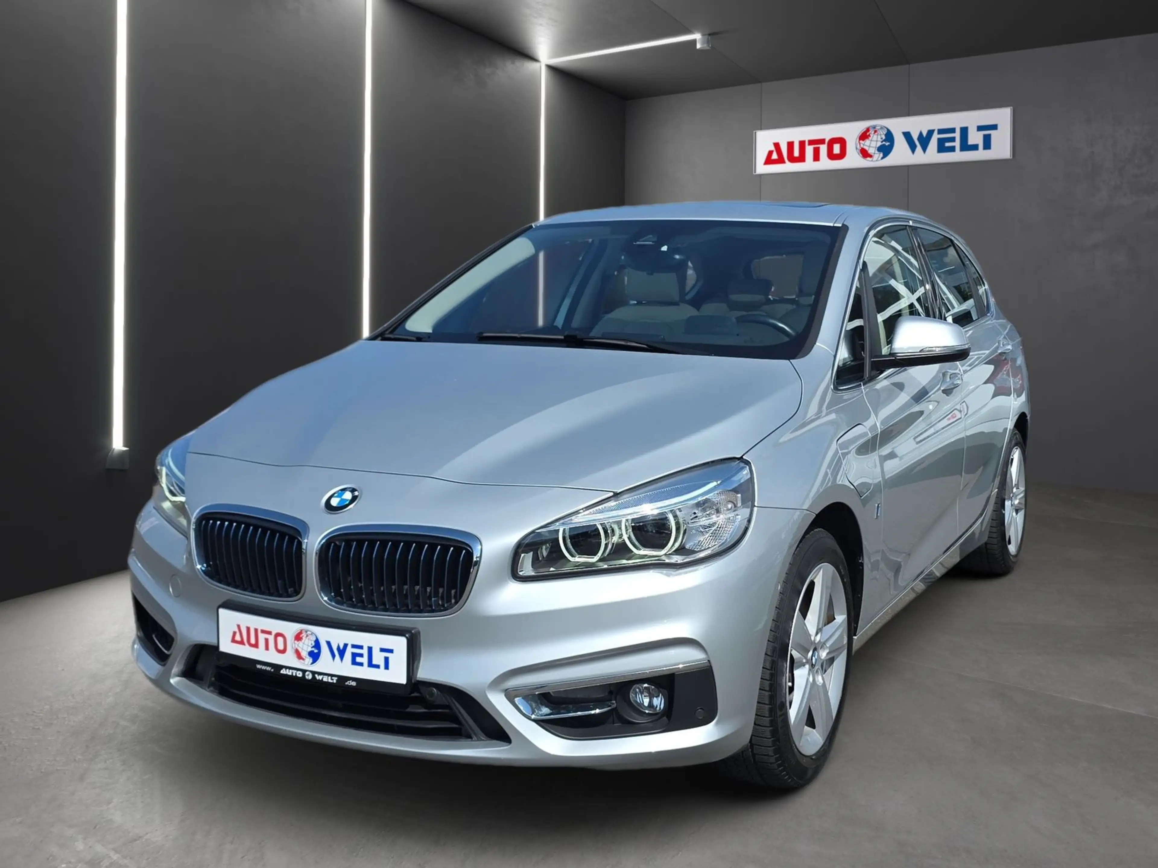 BMW 225 xe Actice Tourer Luxury Line Leder Panorama