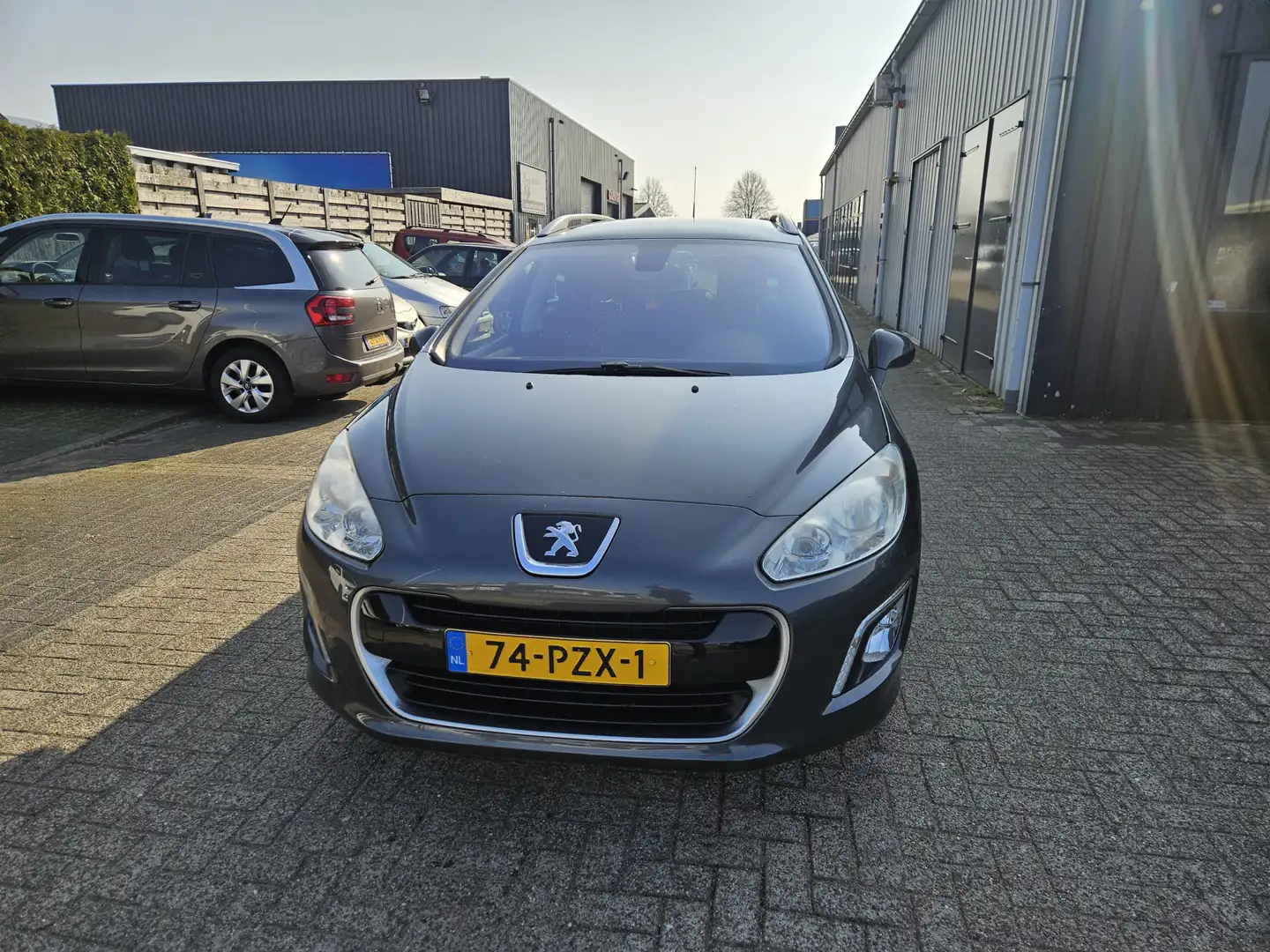 Peugeot 308 SW 1.6 VTi X-Line Grau - 2