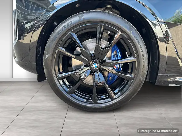 BMW X7 view 6