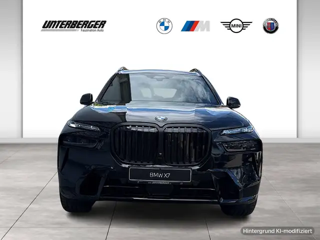 BMW X7 view 2