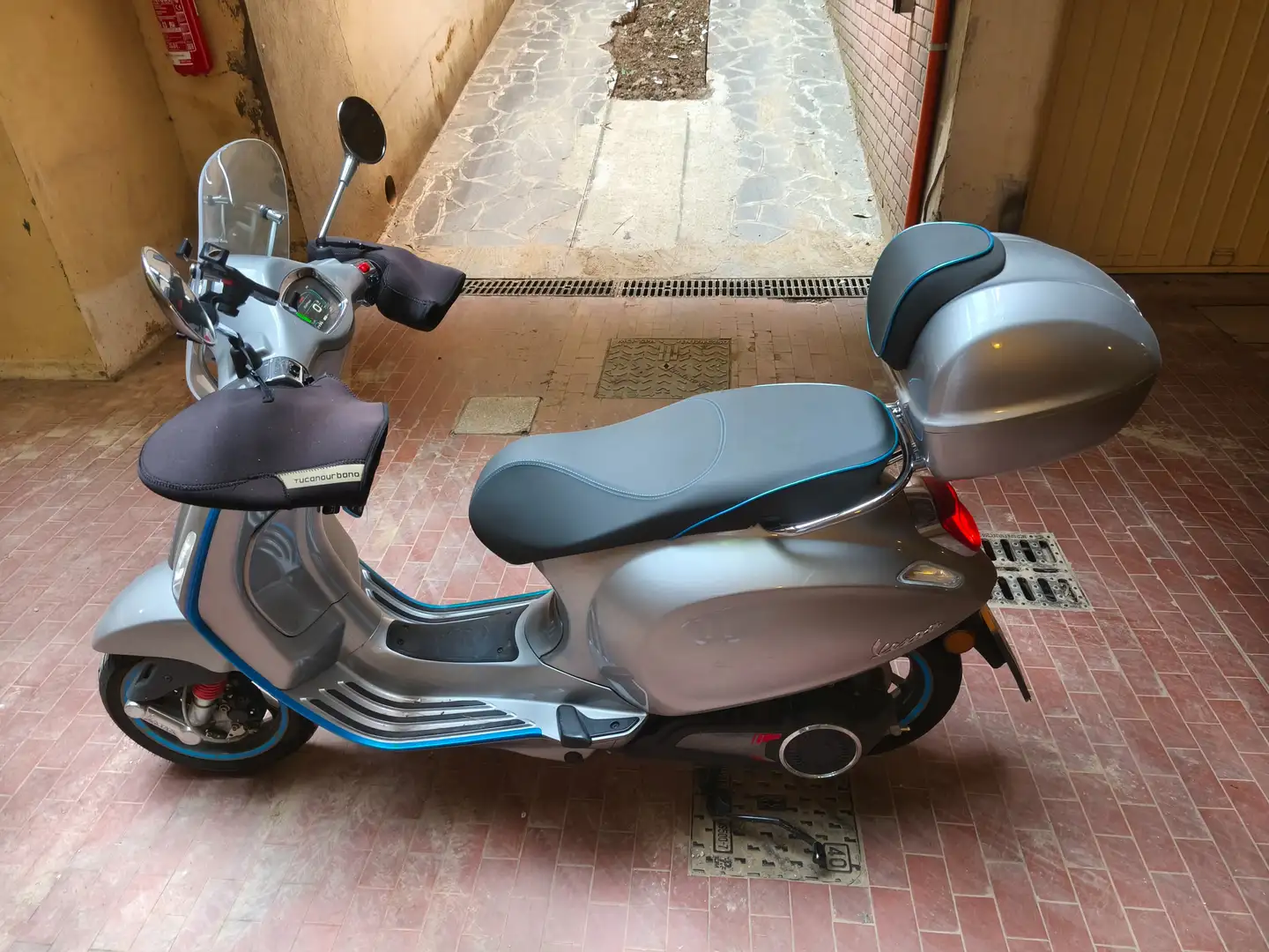 Vespa Elettrica 70 km/h Grau - 1