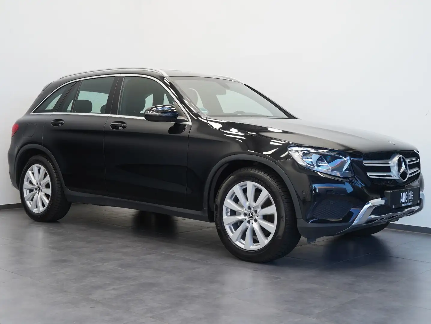 Mercedes-Benz GLC 350 d 4Matic AMG Line LED/KAMERA/AHK Чорний - 2