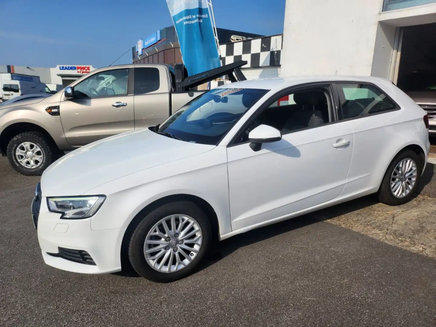Audi A3 BUSINESS 20 TDI 150 Wit - 2