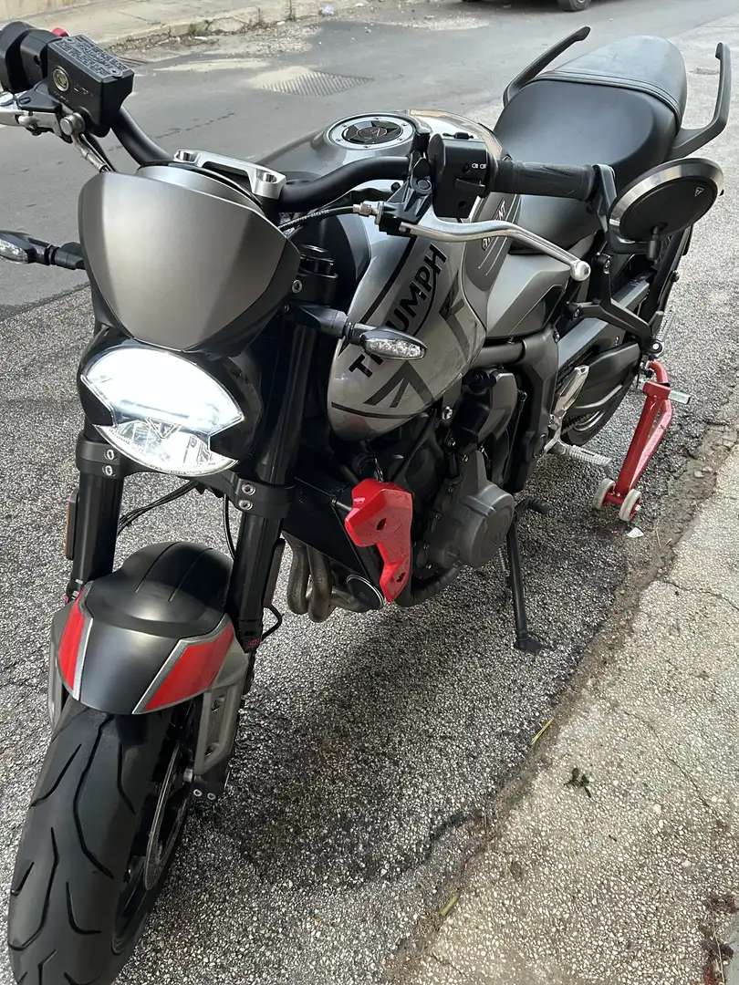Triumph Trident 660 - 1