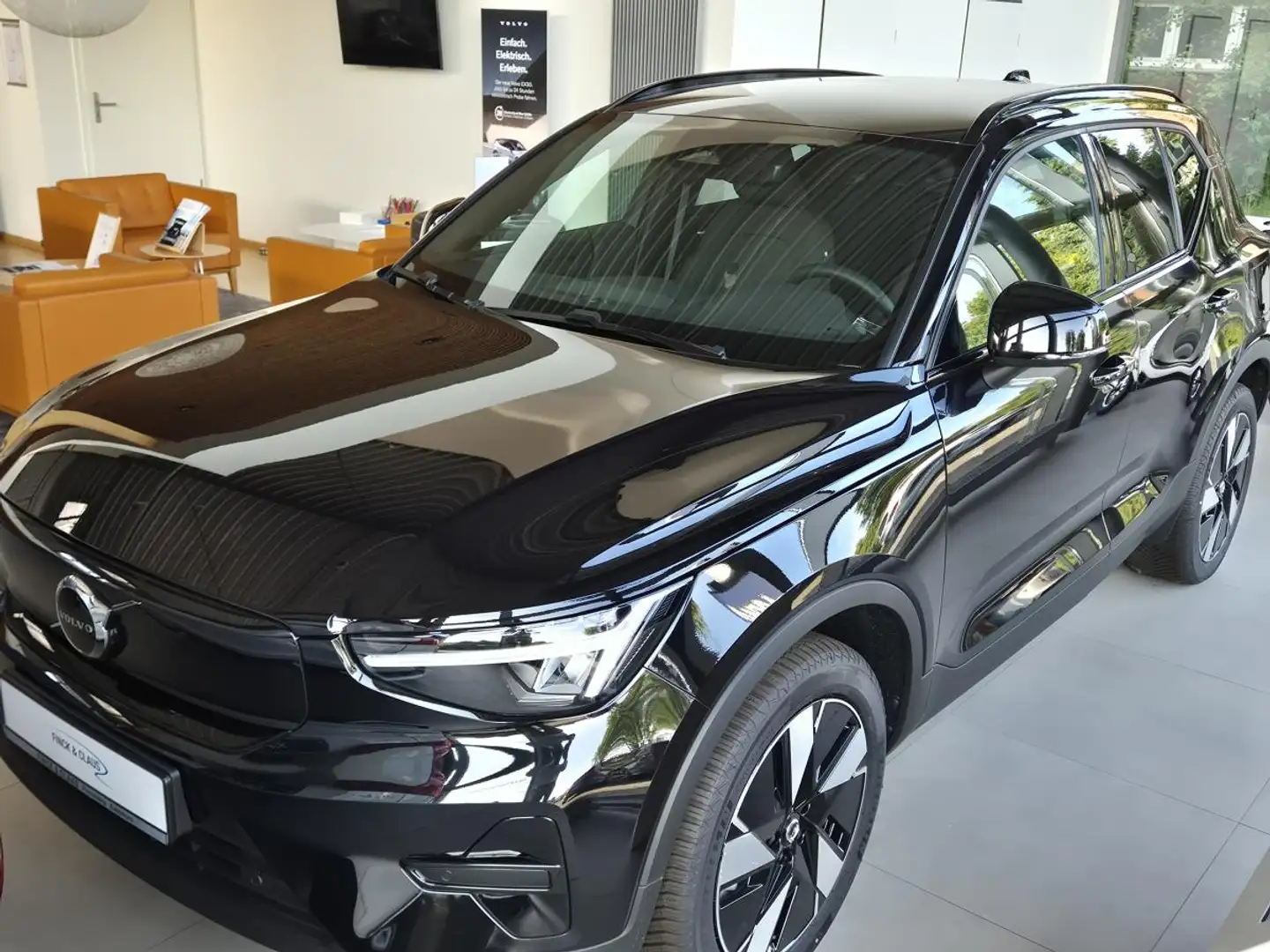 Volvo XC40 Rechare Core Single Motor Extended Range Schwarz - 1