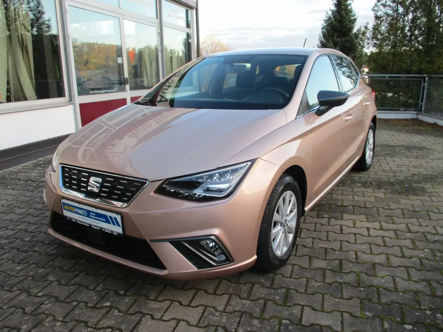 SEAT Ibiza Xcellence+LED+Sonderfarbe Gold - 1