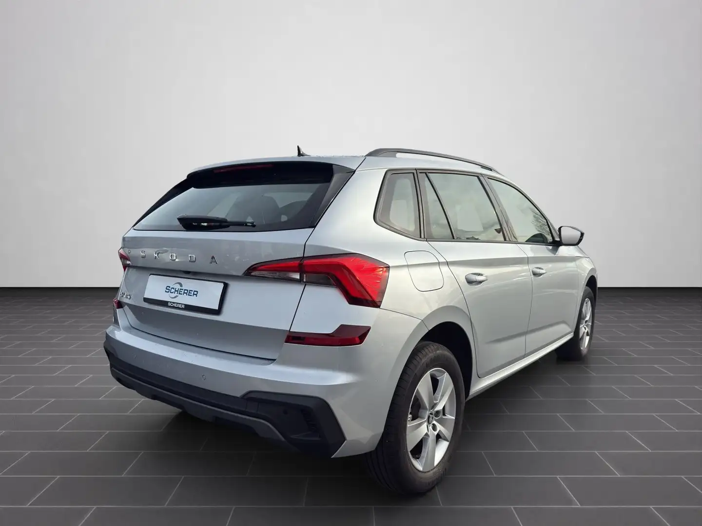 Skoda Kamiq 1.0 TSI DSG Selection KAMERA ACC SHZ Silber - 2