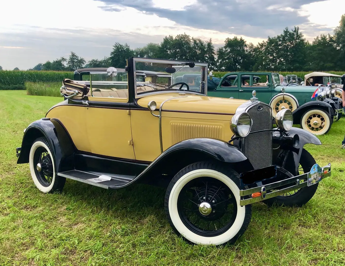 Ford Model A type 68b Deluxe Cabriolet Коричневий - 2