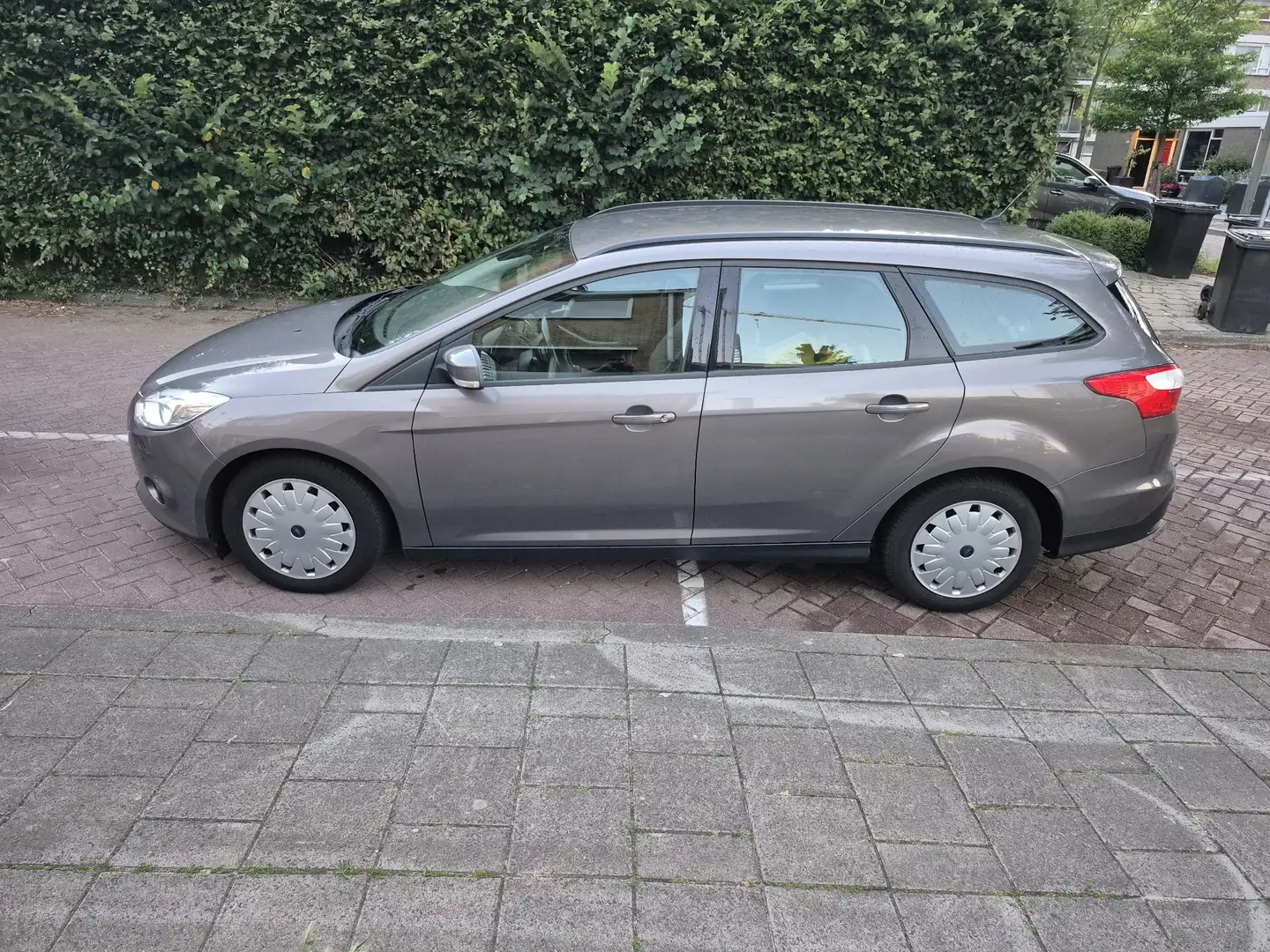 Ford Focus 1.6 TDCI Trend Grijs - 1