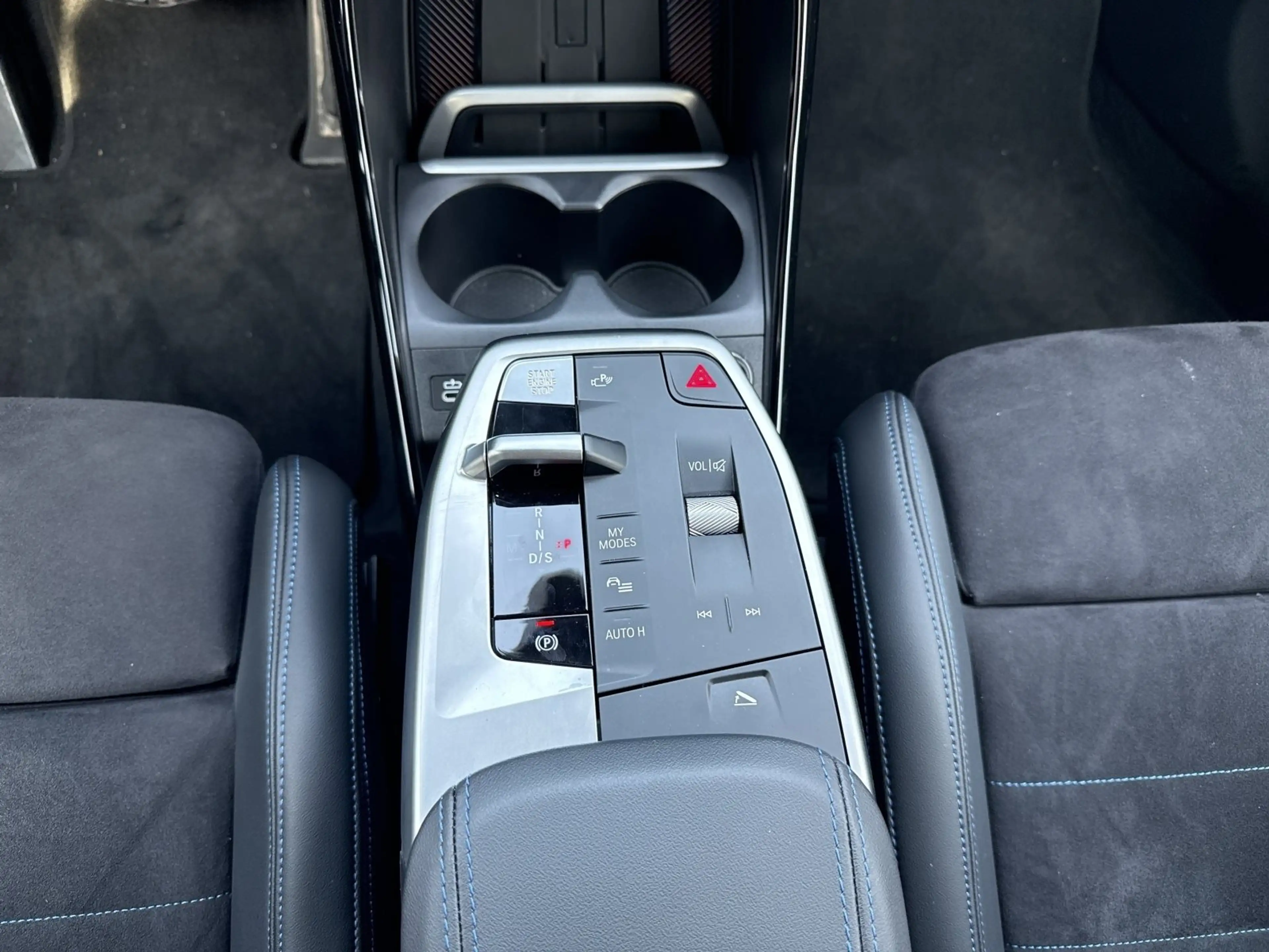 BMW 223 i xDrive Active Tourer M Sport|AHK|Pano|HUD — photo 12