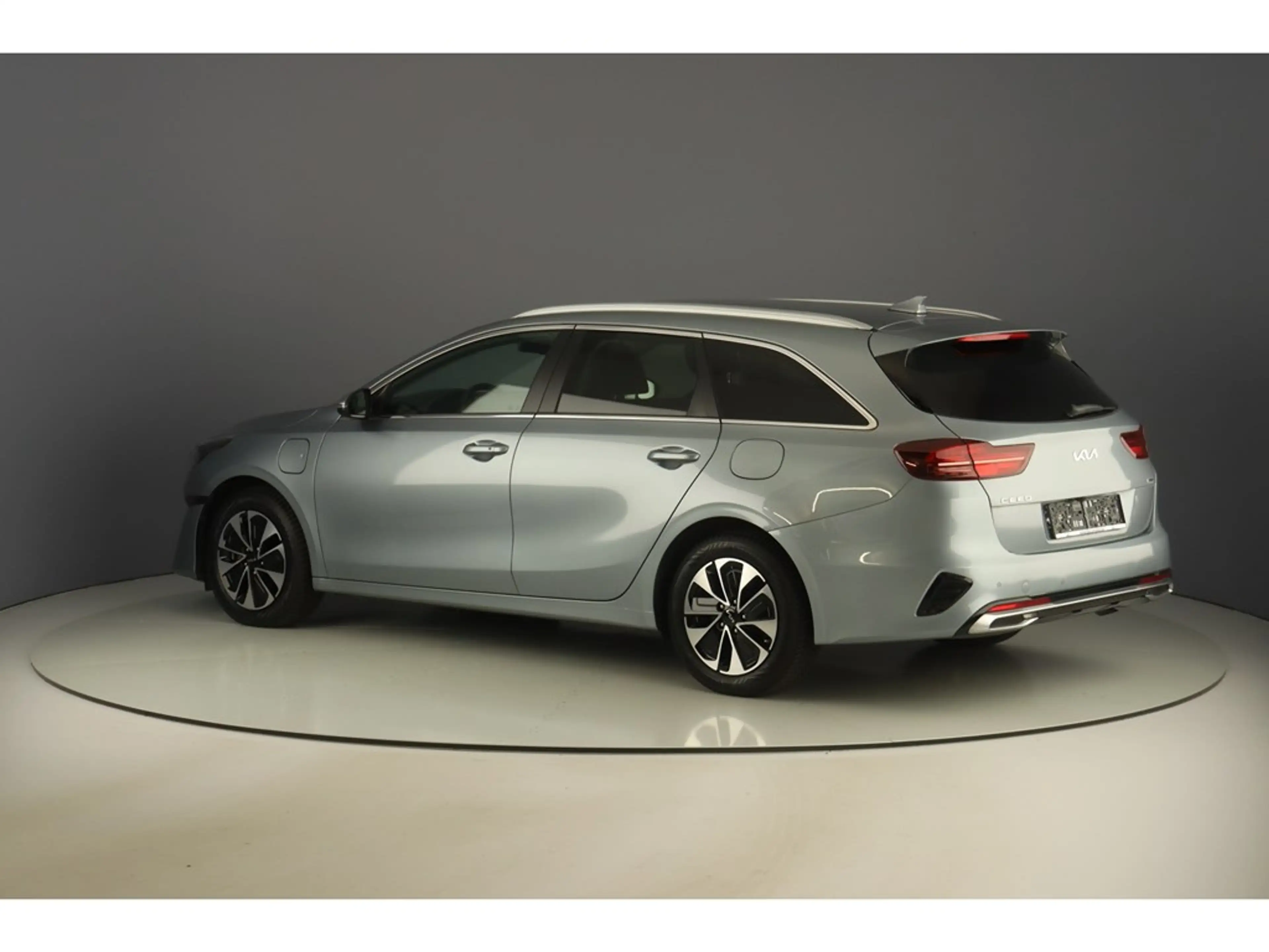 Kia Ceed SW / cee'd SW 1.6GDi PHEV 141pk DCT — photo 3
