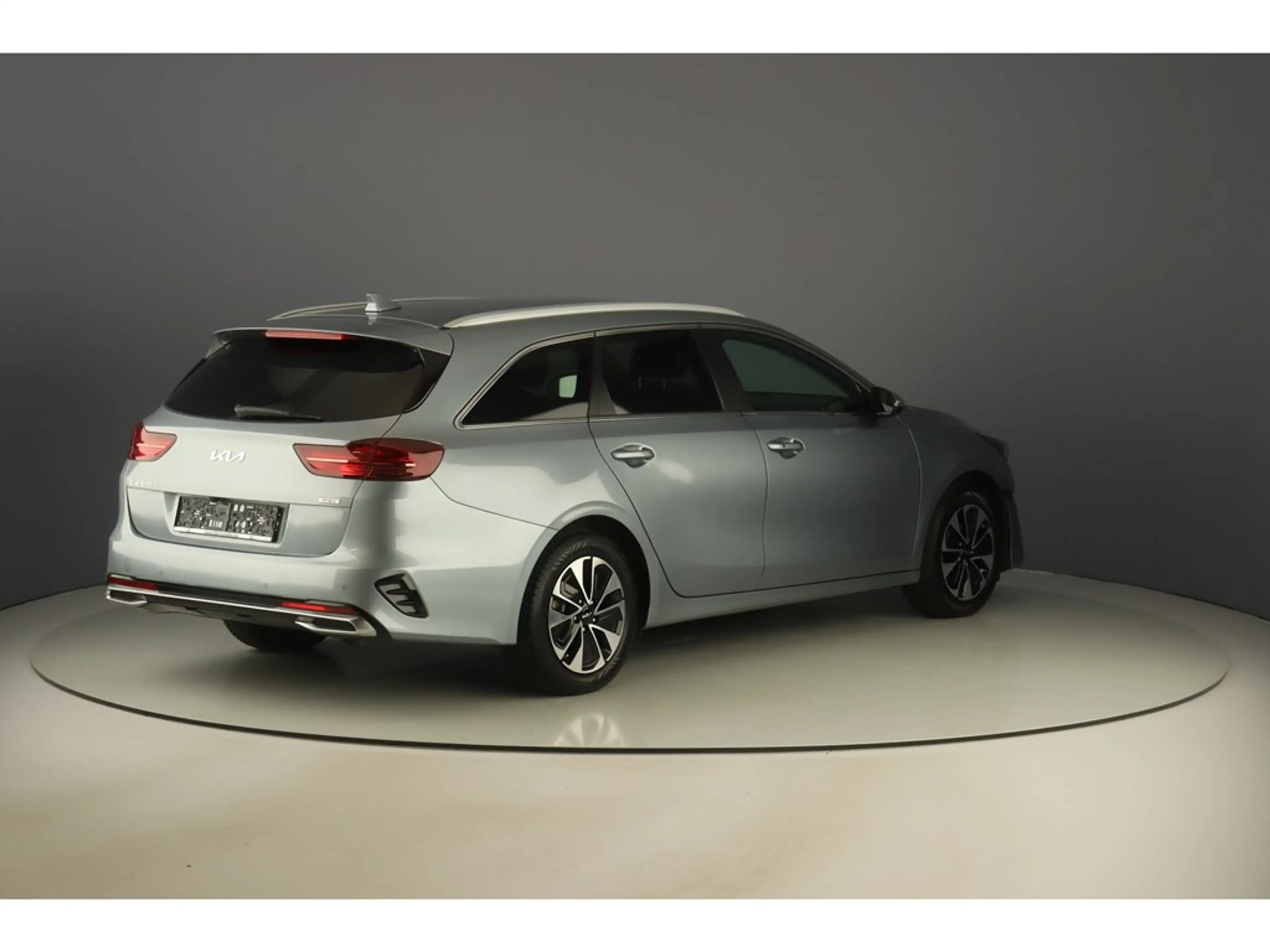 Kia Ceed SW / cee'd SW 1.6GDi PHEV 141pk DCT — photo 5