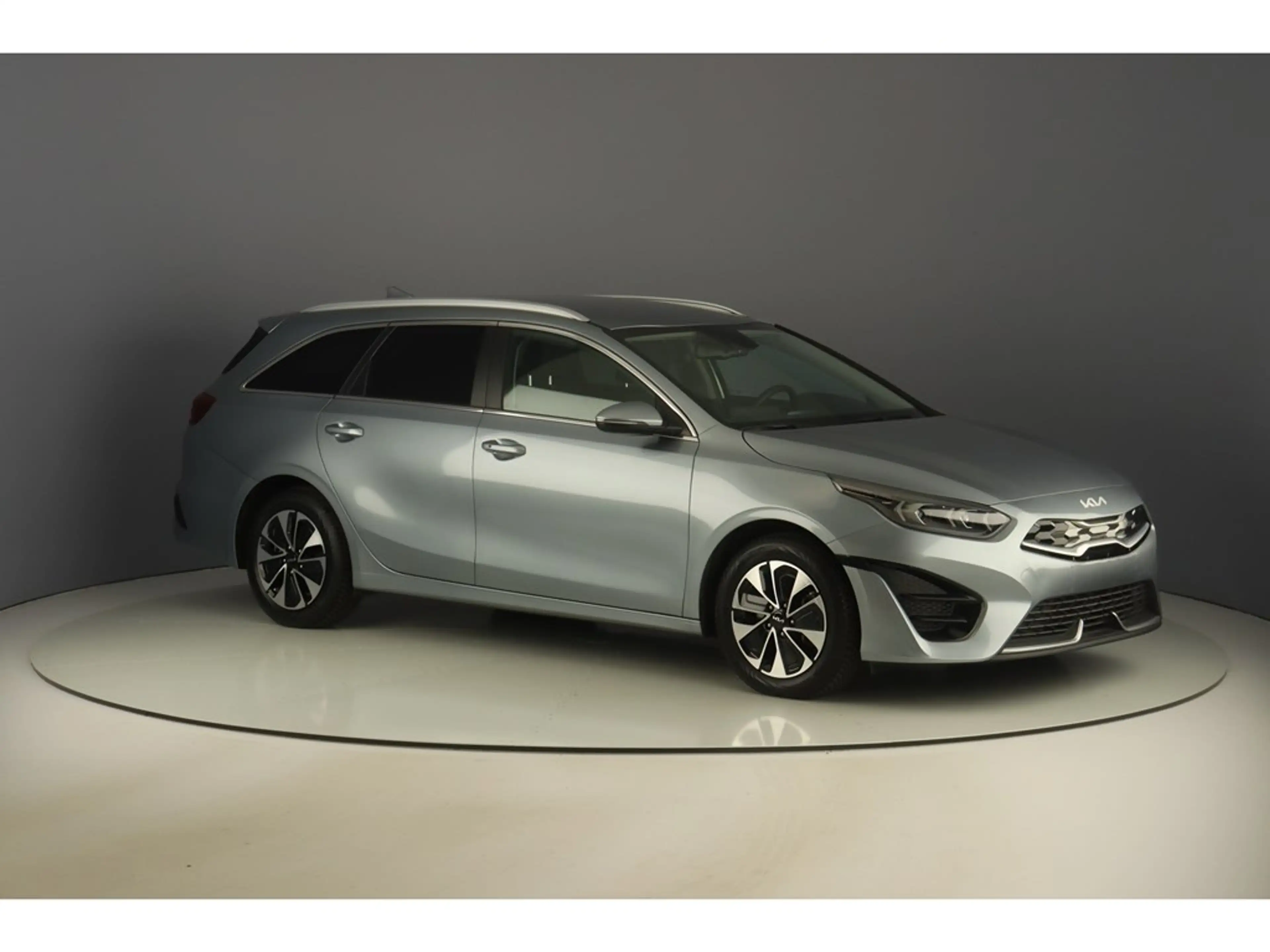 Kia Ceed SW / cee'd SW 1.6GDi PHEV 141pk DCT — photo 7