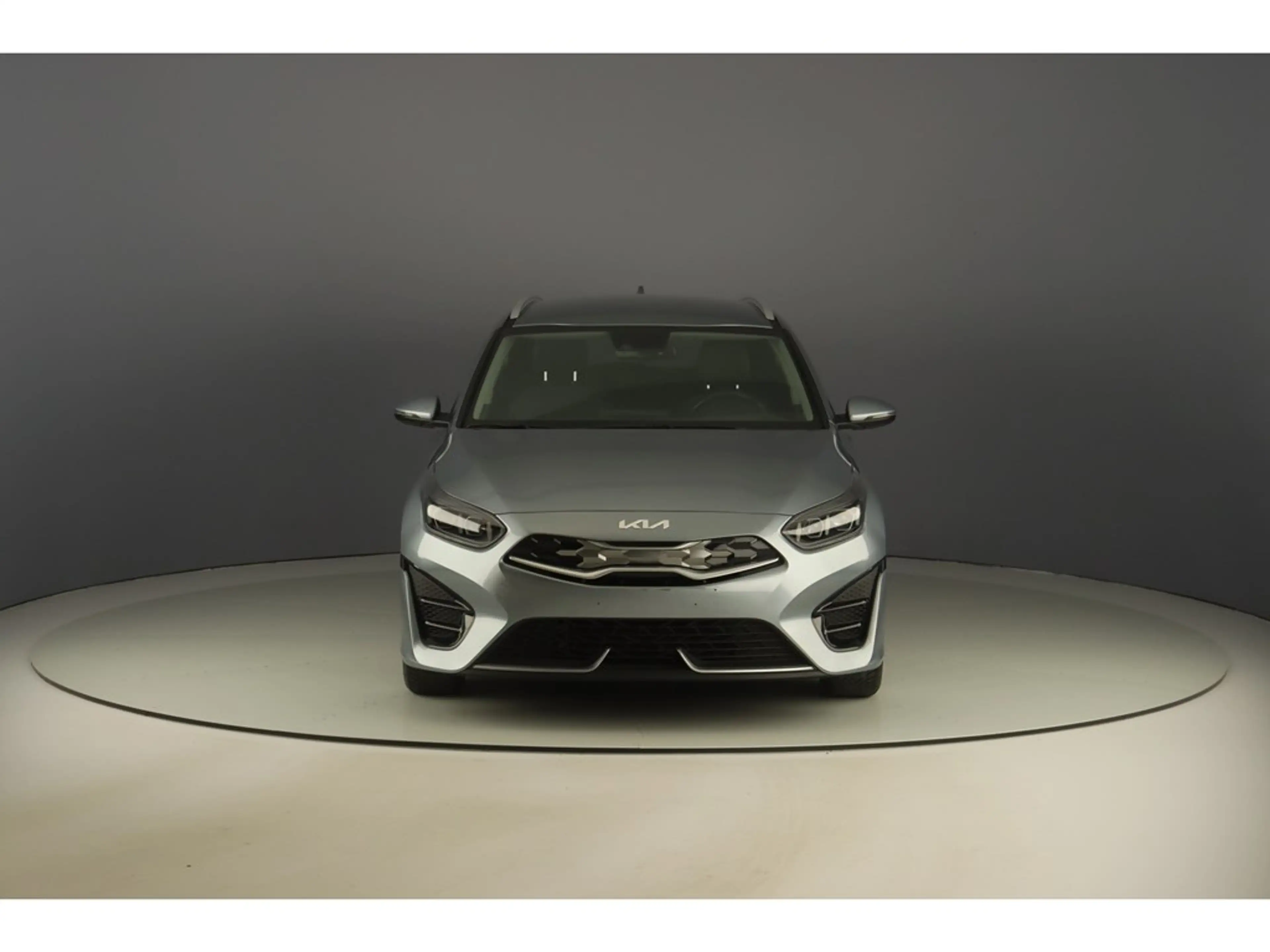 Kia Ceed SW / cee'd SW 1.6GDi PHEV 141pk DCT — photo 8