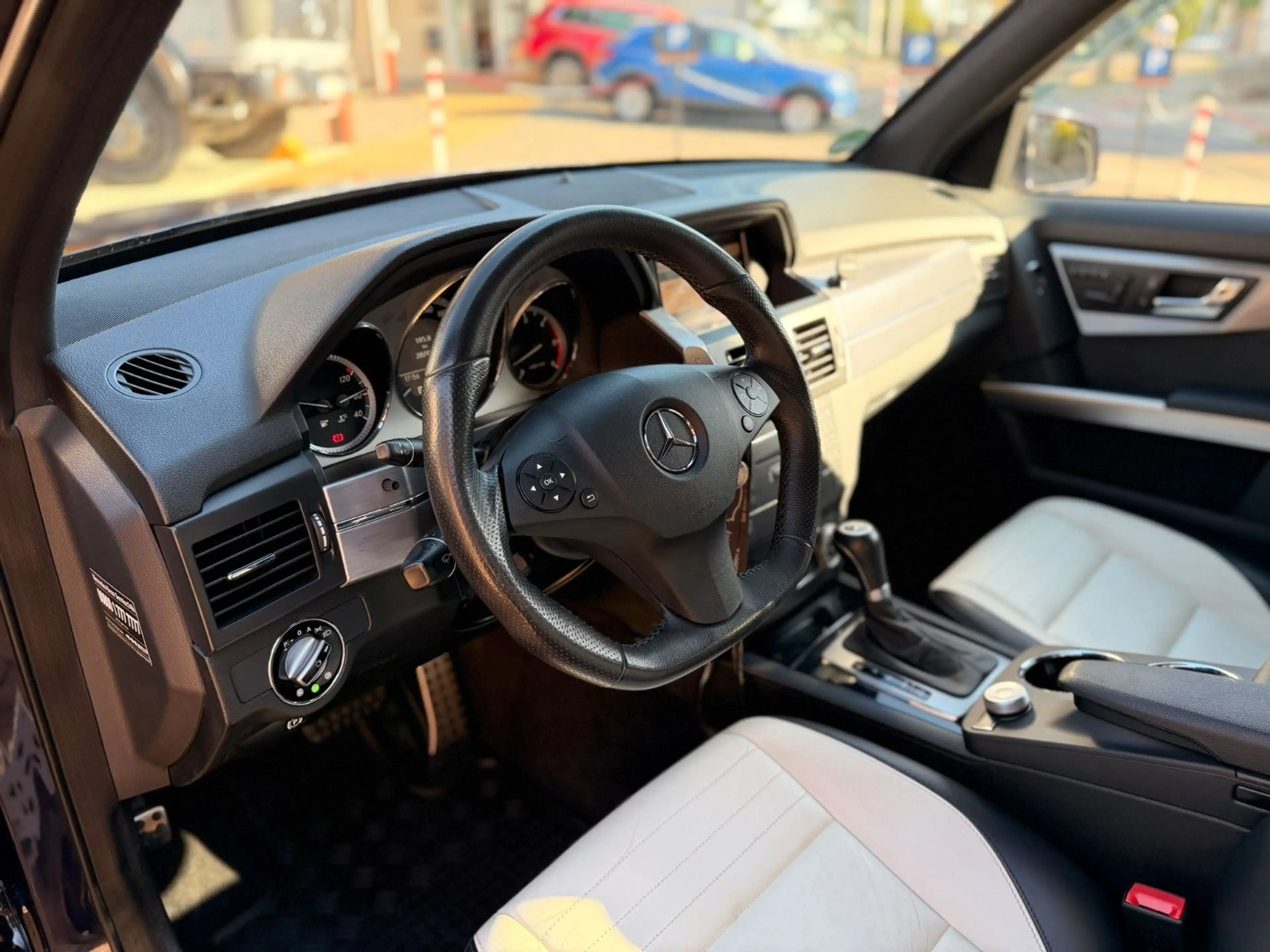 Mercedes-Benz GLK 350 CDI 4M Edition Designo CarPlay AHK uvm.! — photo 11