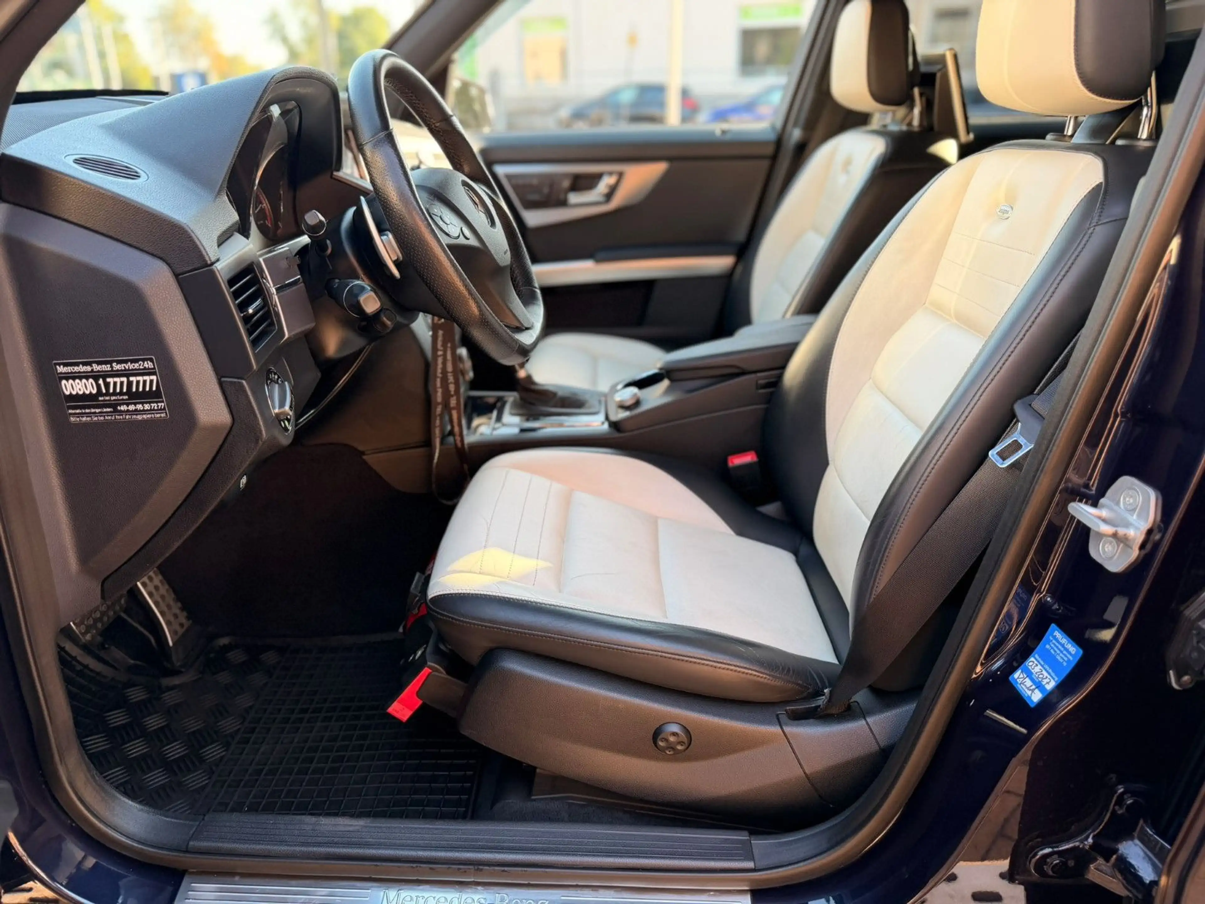 Mercedes-Benz GLK 350 CDI 4M Edition Designo CarPlay AHK uvm.! — photo 12