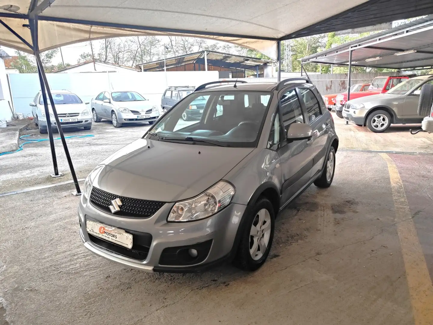 Suzuki SX4 1.6 GL 4WD Grau - 1