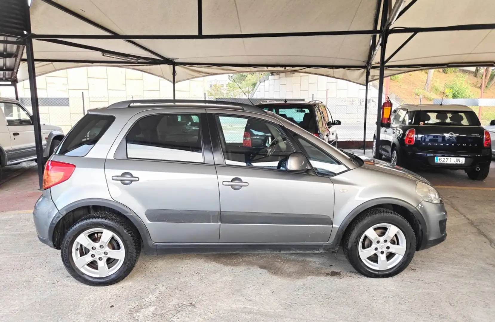 Suzuki SX4 1.6 GL 4WD Grau - 2