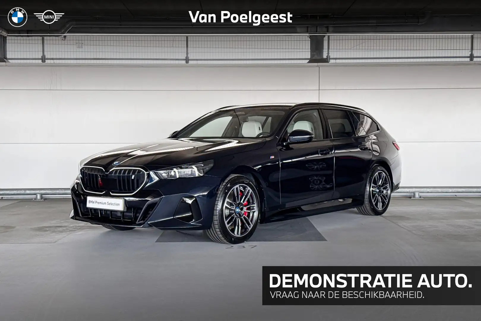 BMW i5 Touring eDrive40 M Sport Edition | M Sport Pro | T Zwart - 1
