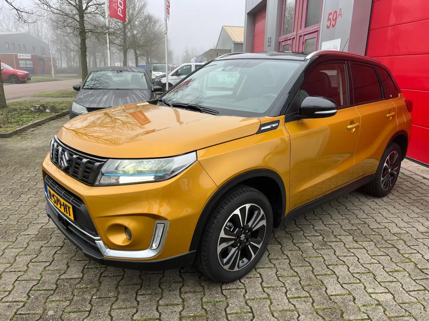 Suzuki Vitara 1.4 129pk Boosterjet Automaat Style Smart Hybrid / Jaune - 1