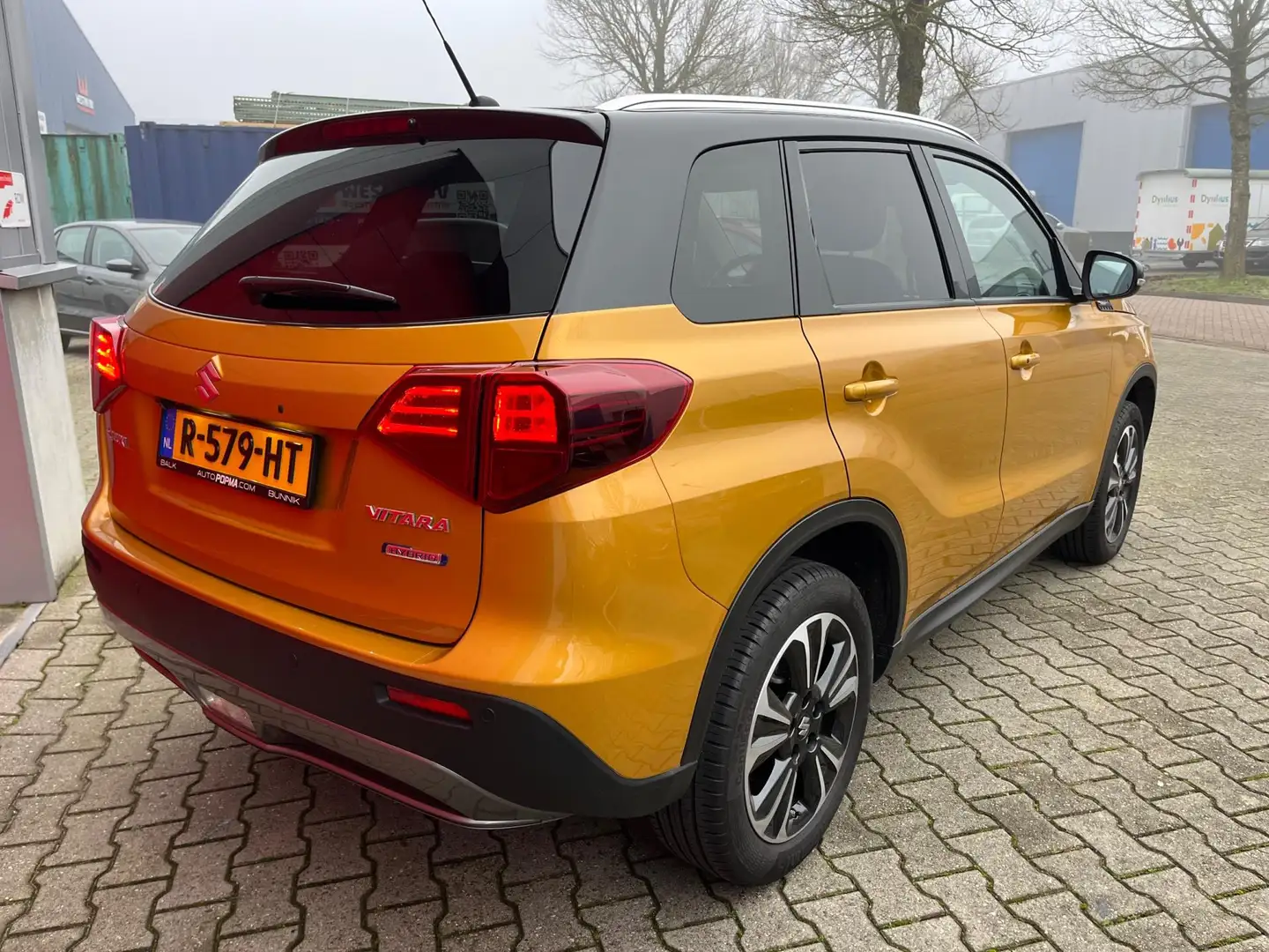 Suzuki Vitara 1.4 129pk Boosterjet Automaat Style Smart Hybrid / Jaune - 2