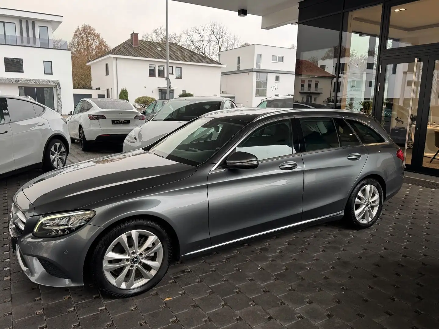 Mercedes-Benz C 220 d T Avantgarde|9G|PANO|LED|COMAND|ParkPilot Gris - 1