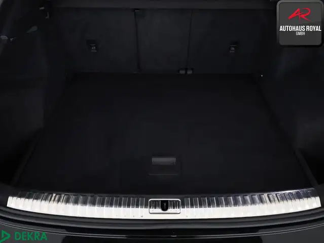 Audi Q3 view 13
