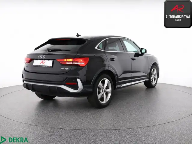 Audi Q3 view 5