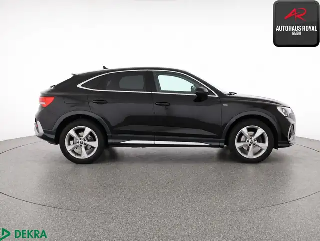 Audi Q3 view 6