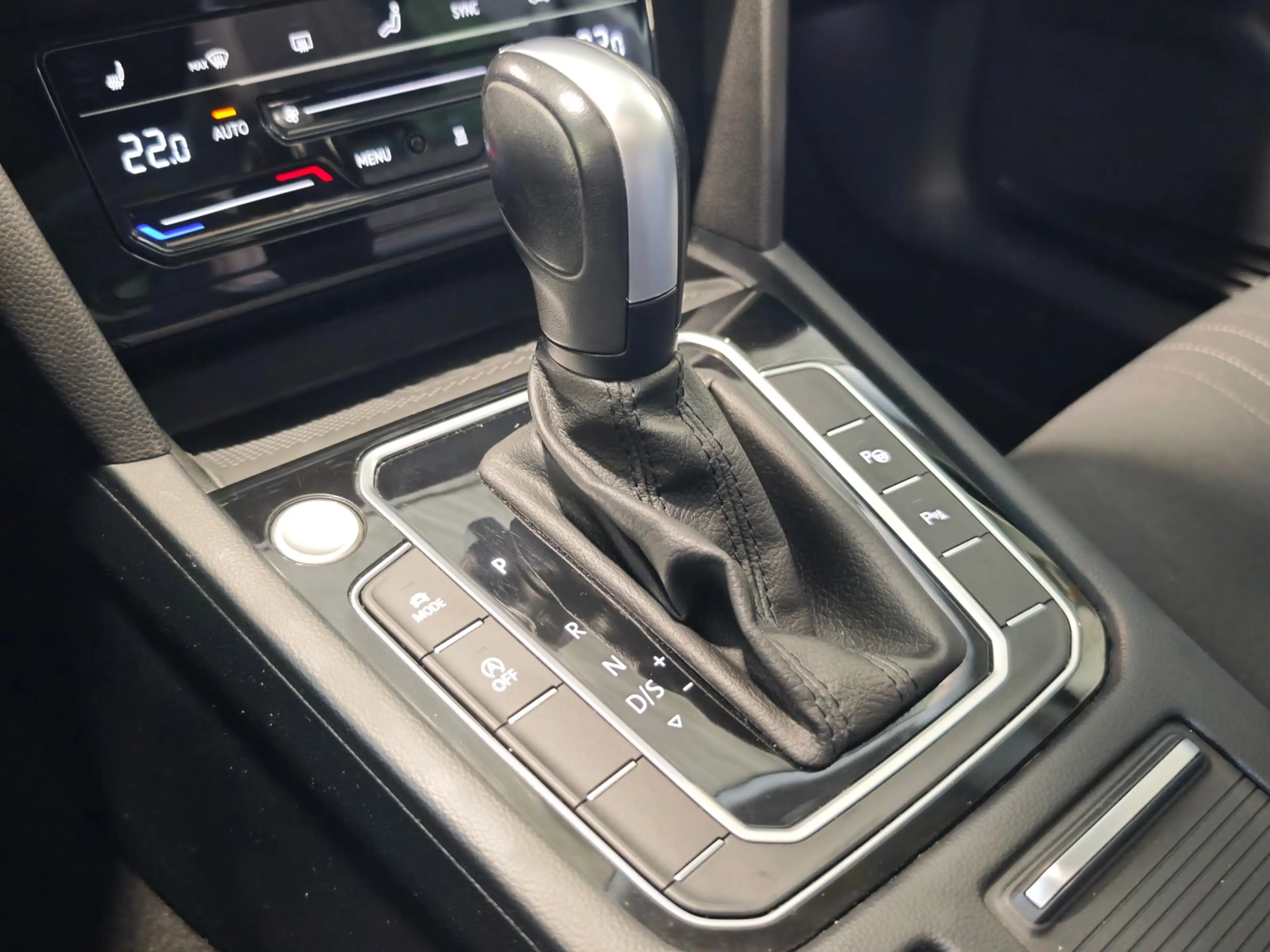 Volkswagen Passat Alltrack AHK*Pano*MatrixLED*Cam*Standhzg. — photo 10