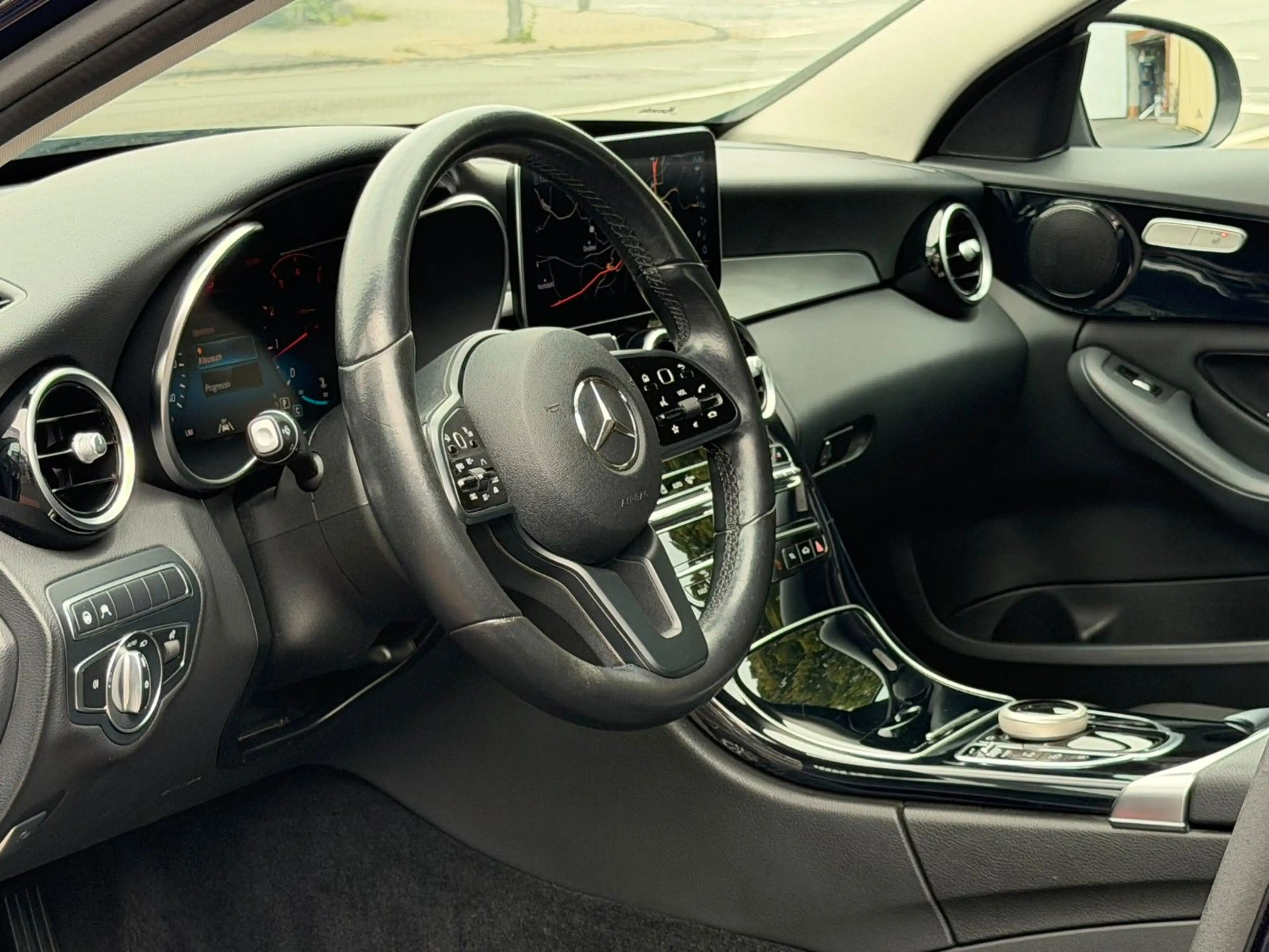 Mercedes-Benz C 180 Avandgarde Kamera-Virtual-Spur-Totwin.-LED — photo 6