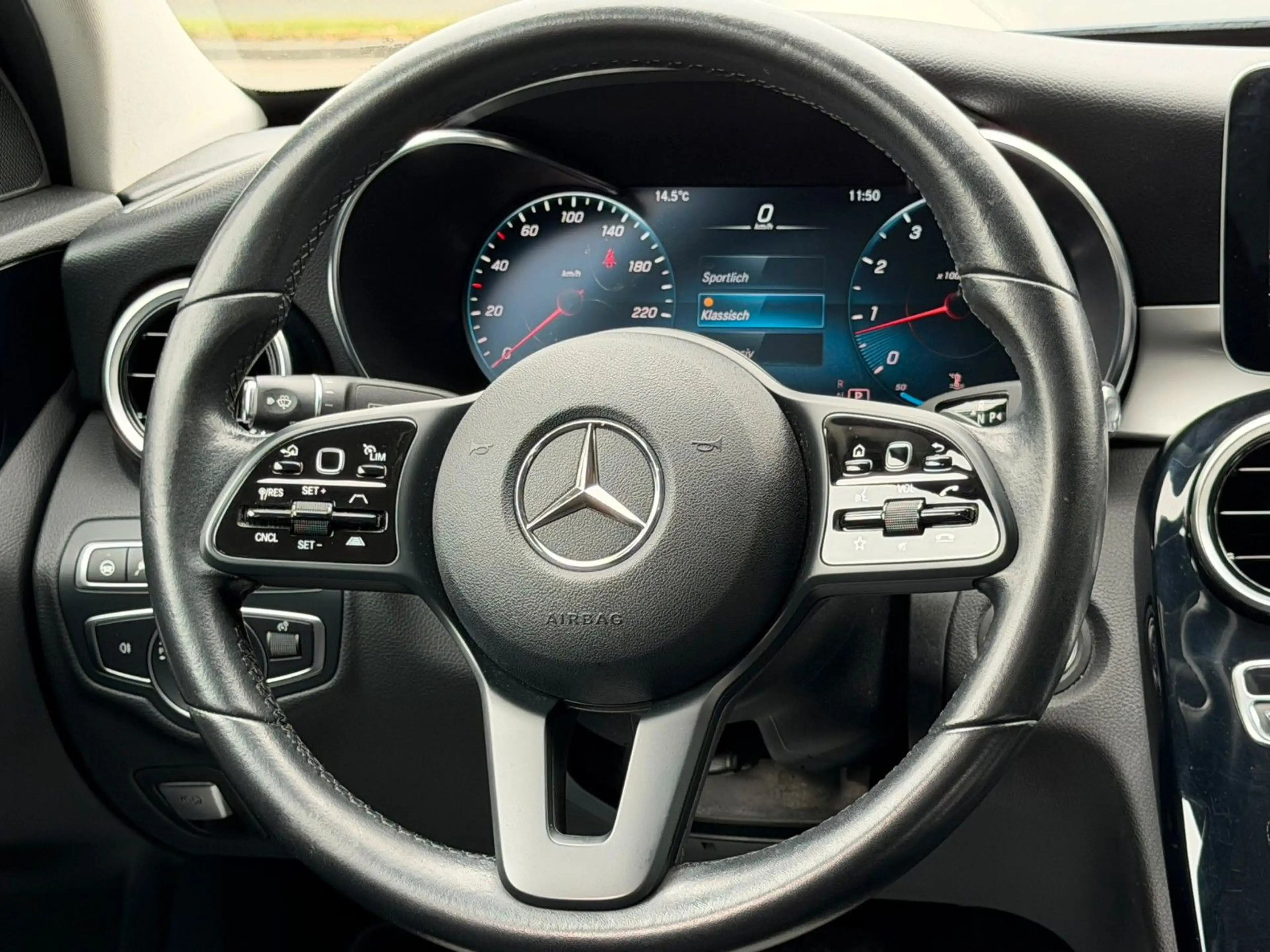 Mercedes-Benz C 180 Avandgarde Kamera-Virtual-Spur-Totwin.-LED — photo 14
