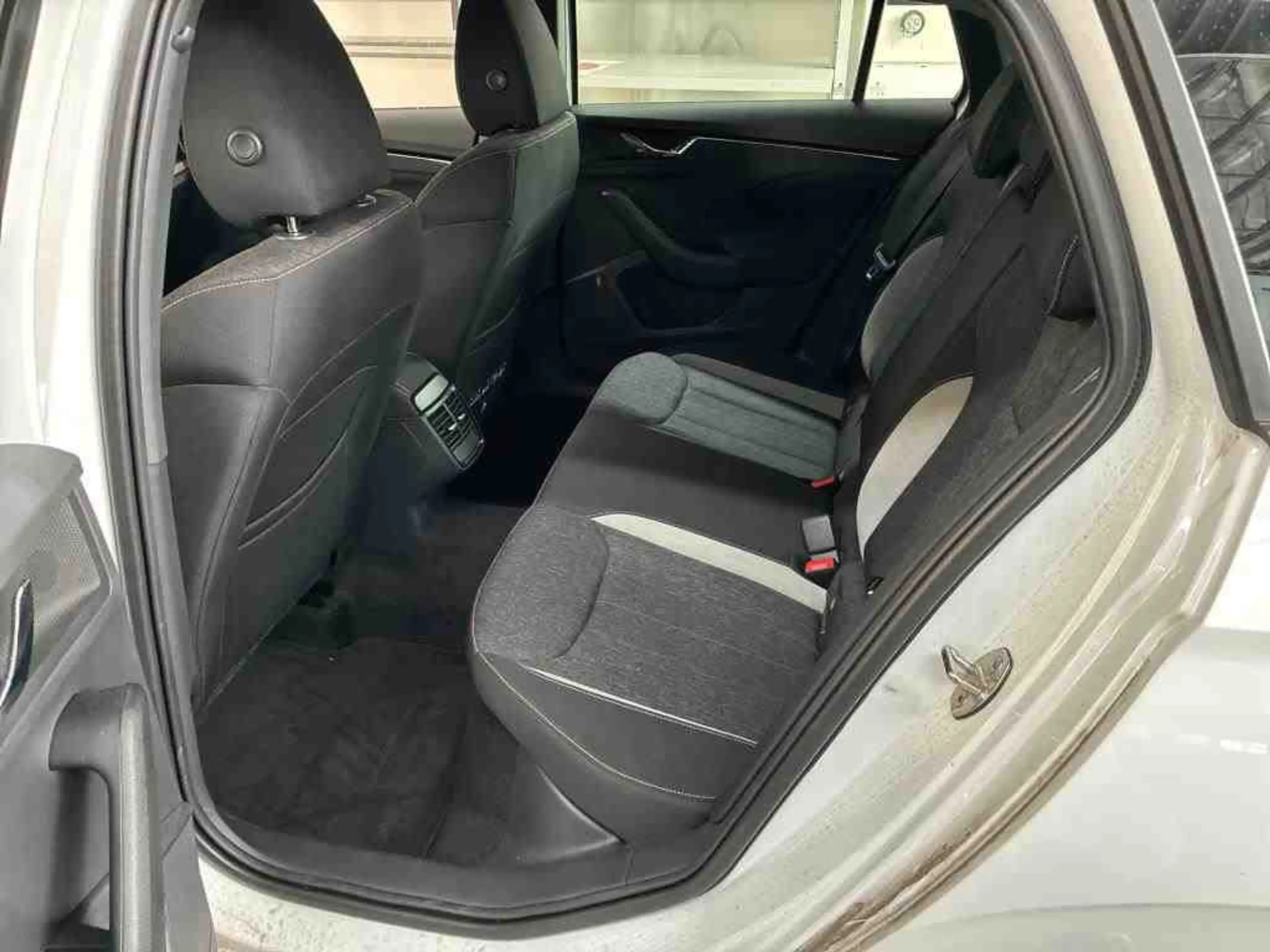 Skoda Scala 1.5 TSI DSG STYLE*LED*PANO*KAMERA*PDC*SHZ* — photo 7
