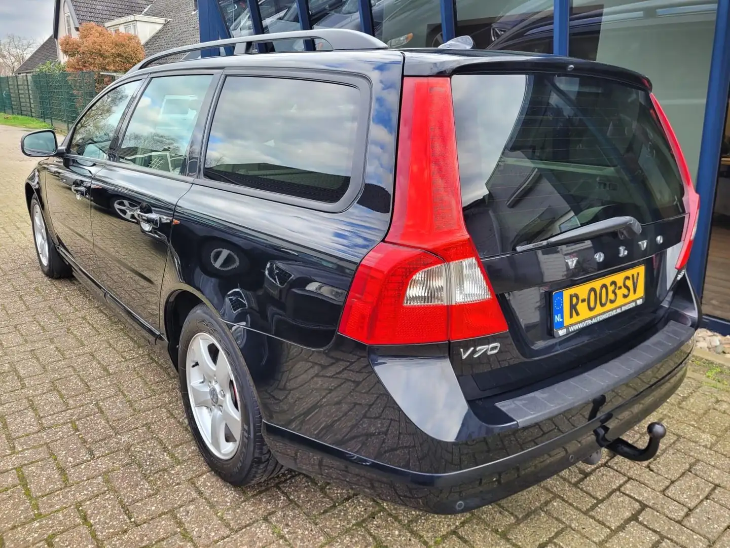 Volvo V70 2.5FT Momentum 200PK Automaat YOUNGTIMER Negro - 2
