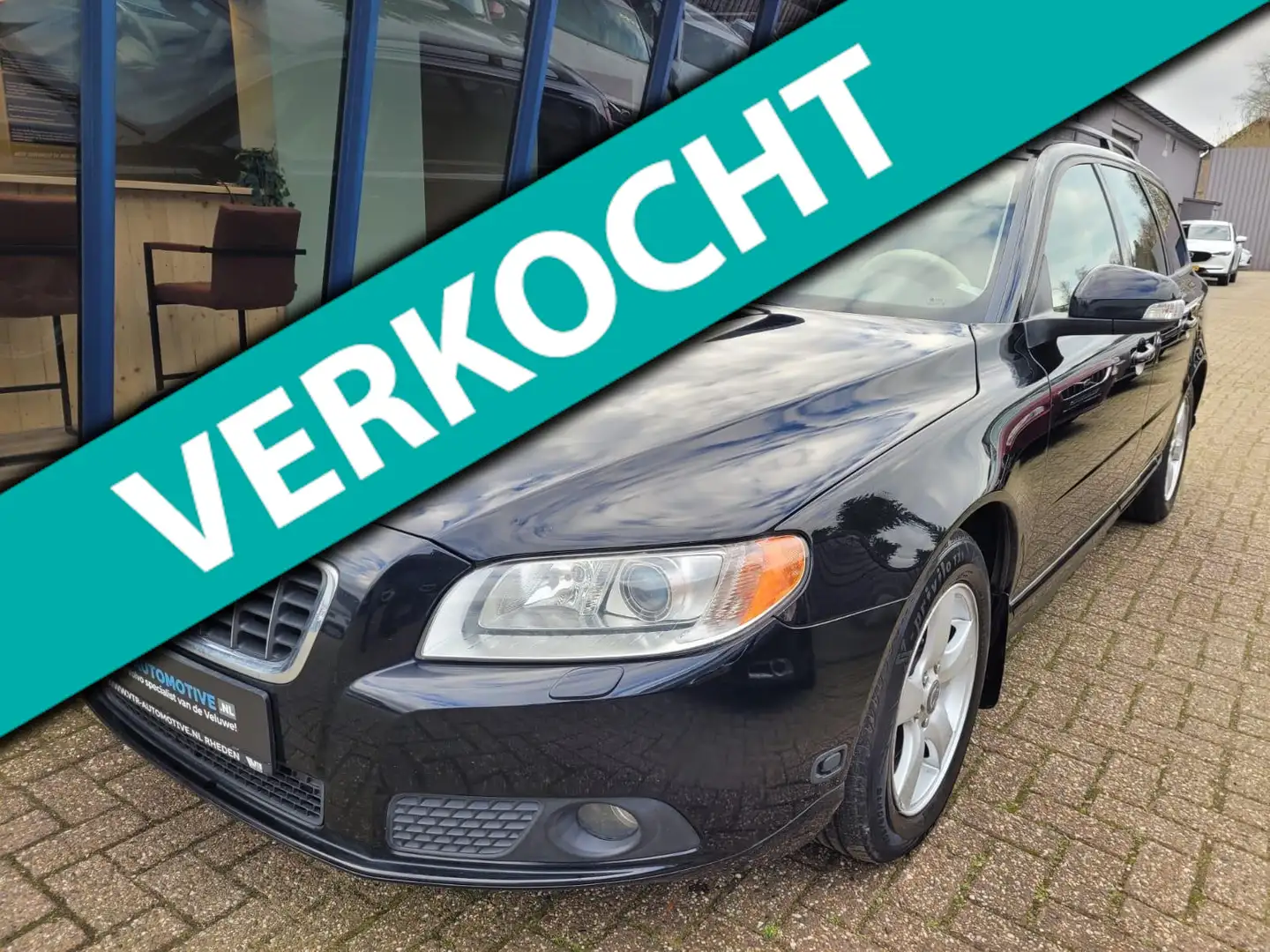 Volvo V70 2.5FT Momentum 200PK Automaat YOUNGTIMER Negro - 1