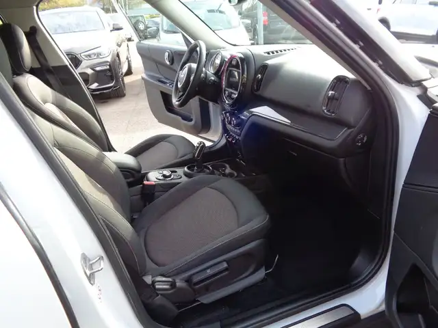 Mini Countryman view 12