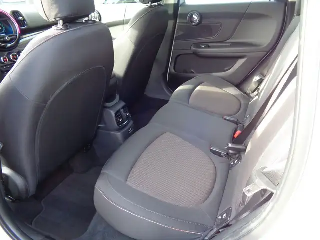 Mini Countryman view 8