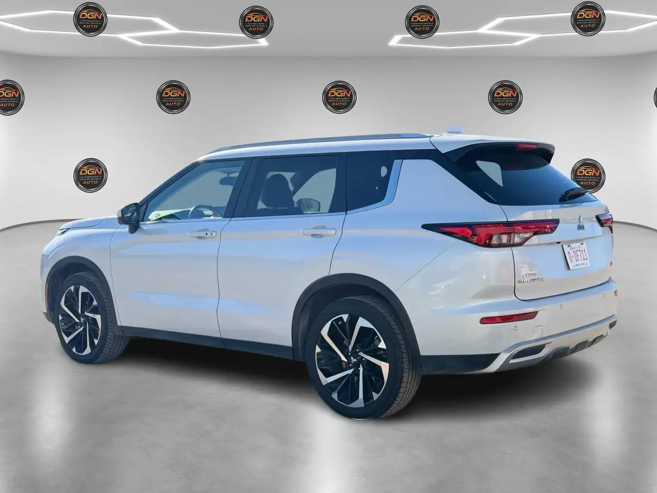 Mitsubishi Outlander снимка Mitsubishi Outlander