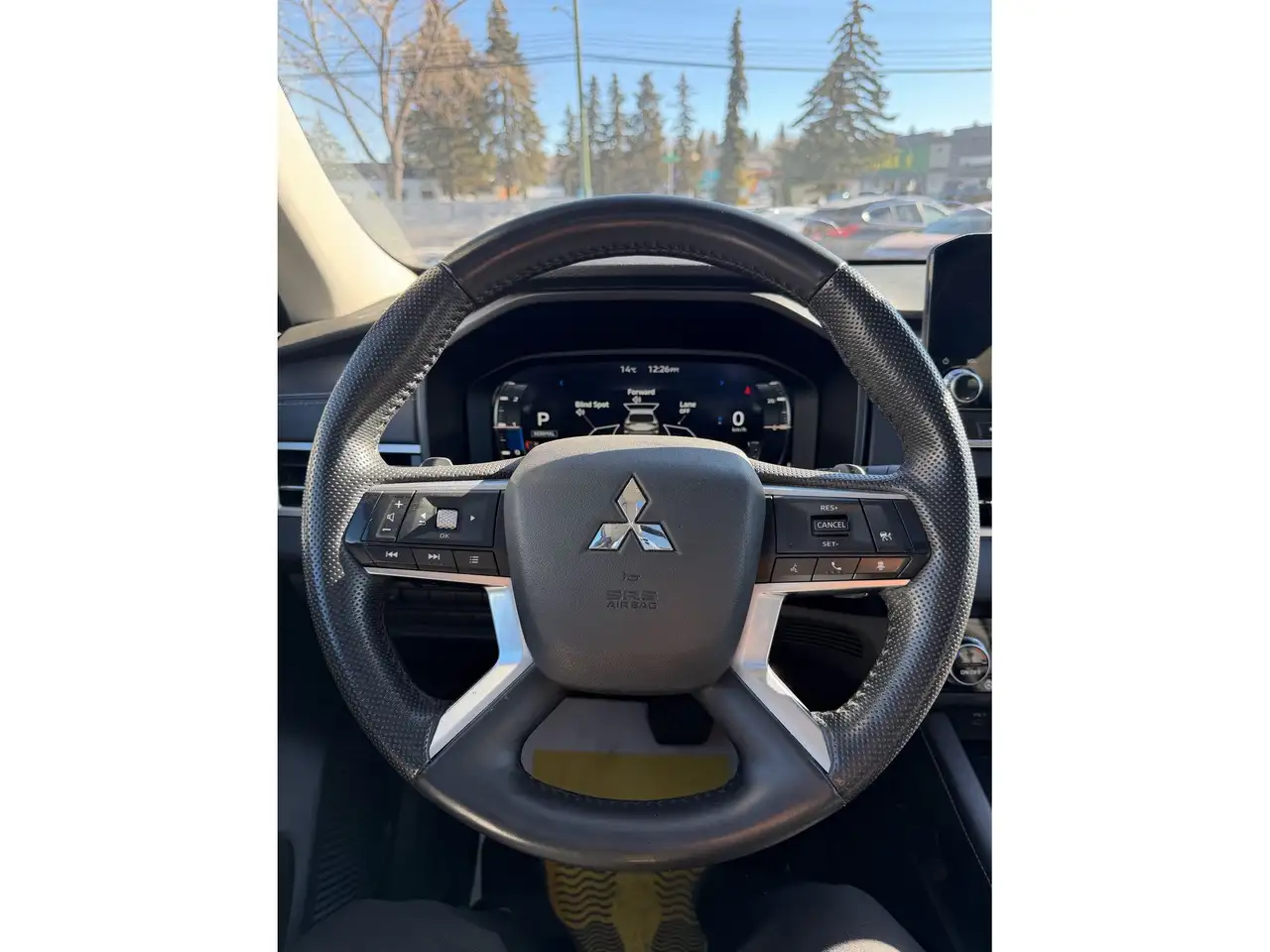 Mitsubishi Outlander снимка Mitsubishi Outlander