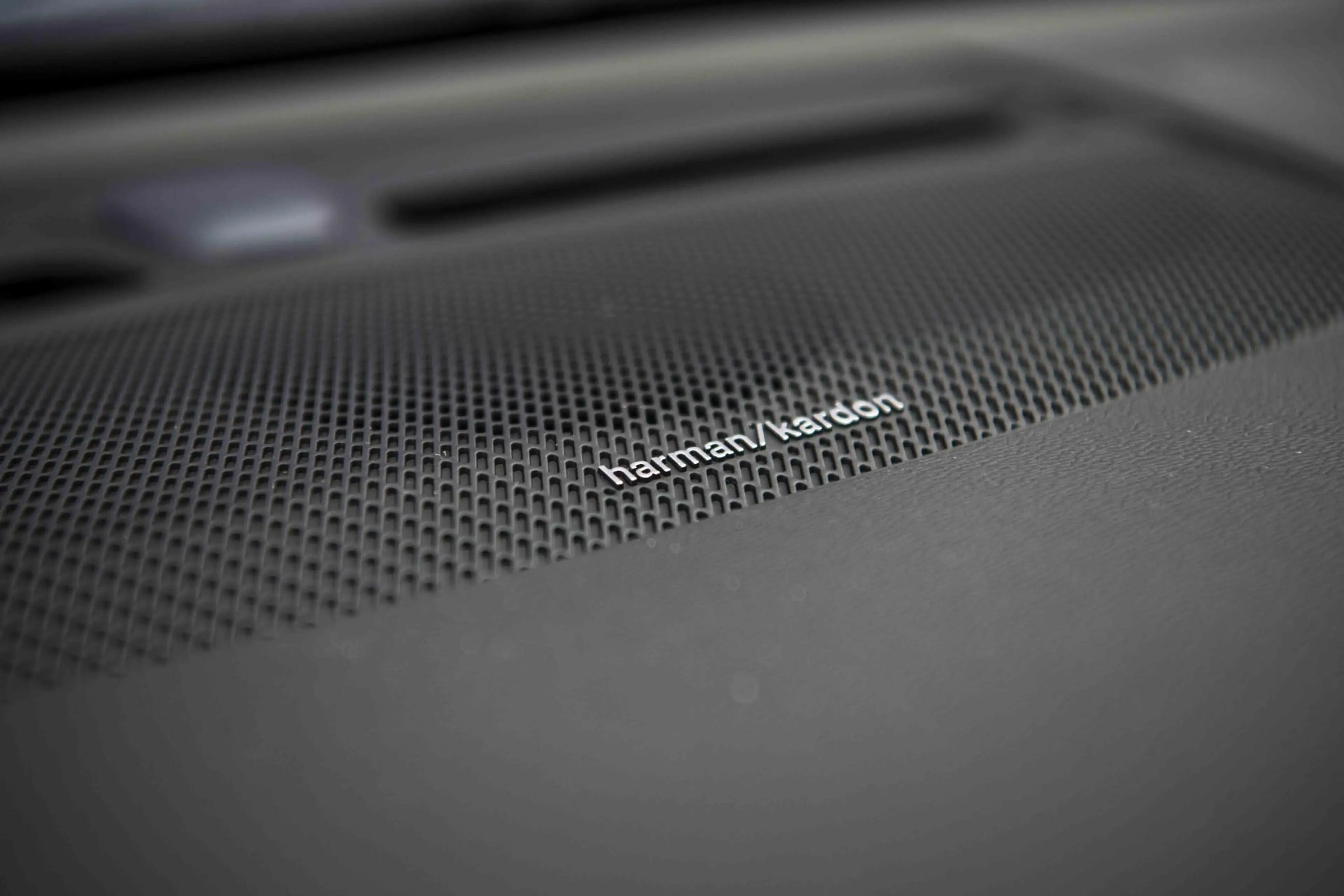 Volvo EX40 Single Motor Extended Range Ultra Black Edition Eu — photo 14