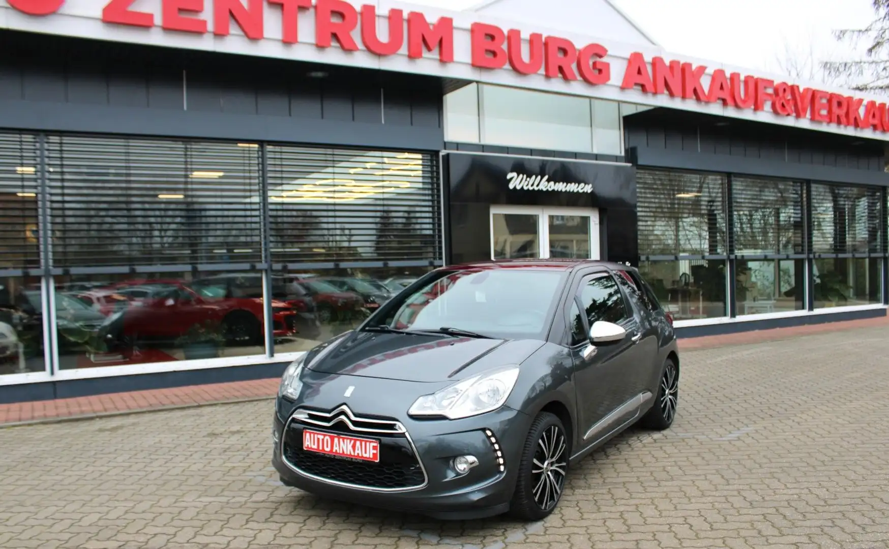 Citroen DS3 1.6l SportChic Tempomat Tel.Bluetooth AHK Gris - 2
