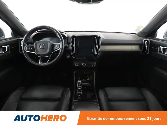 Volvo XC40 view 12
